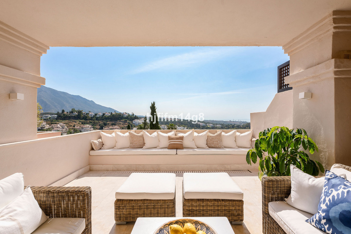 3 Bed Apartment for sale in Nueva Andalucía Costa Del Sol, Málaga, Spain