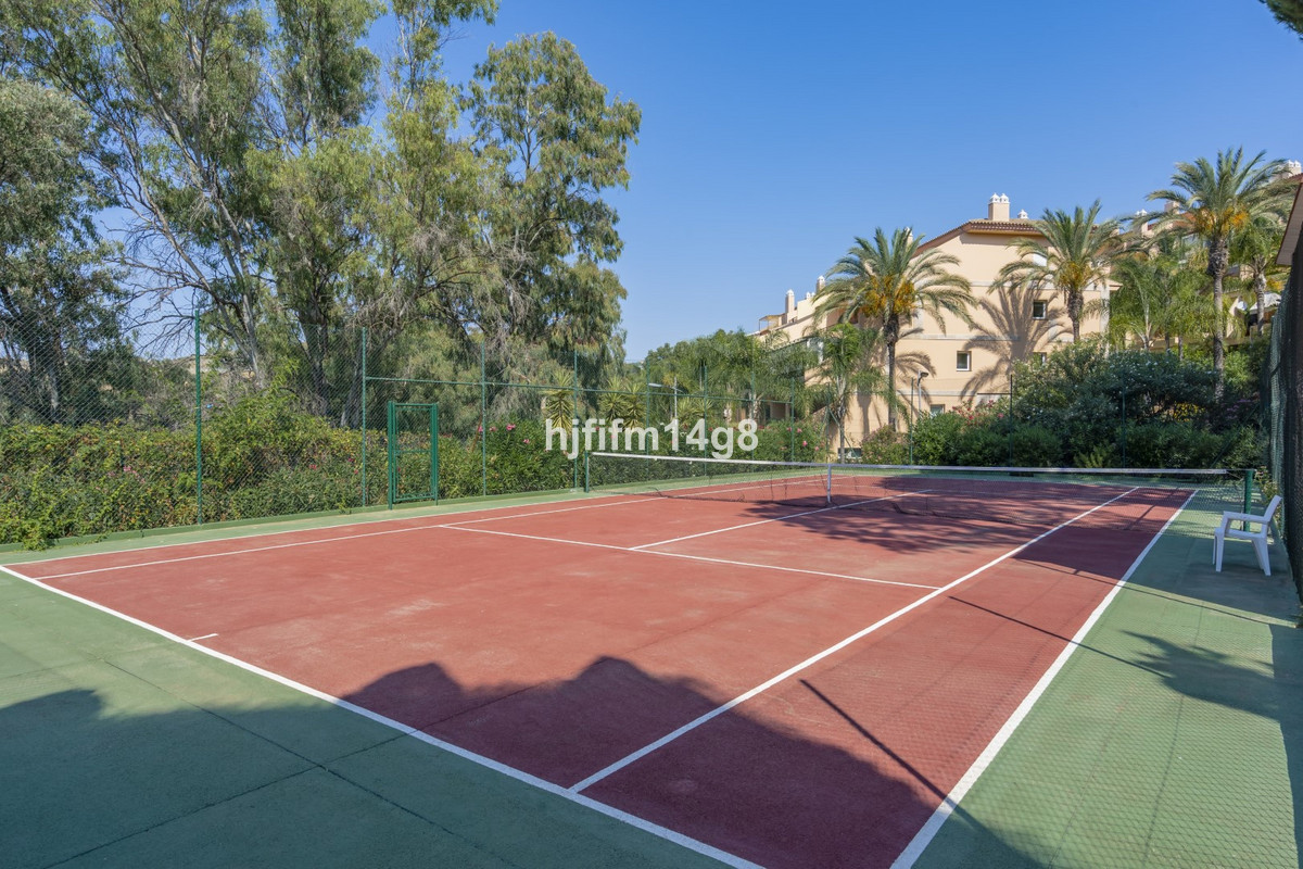 3 Bed Apartment for sale in Nueva Andalucía Costa Del Sol, Málaga, Spain