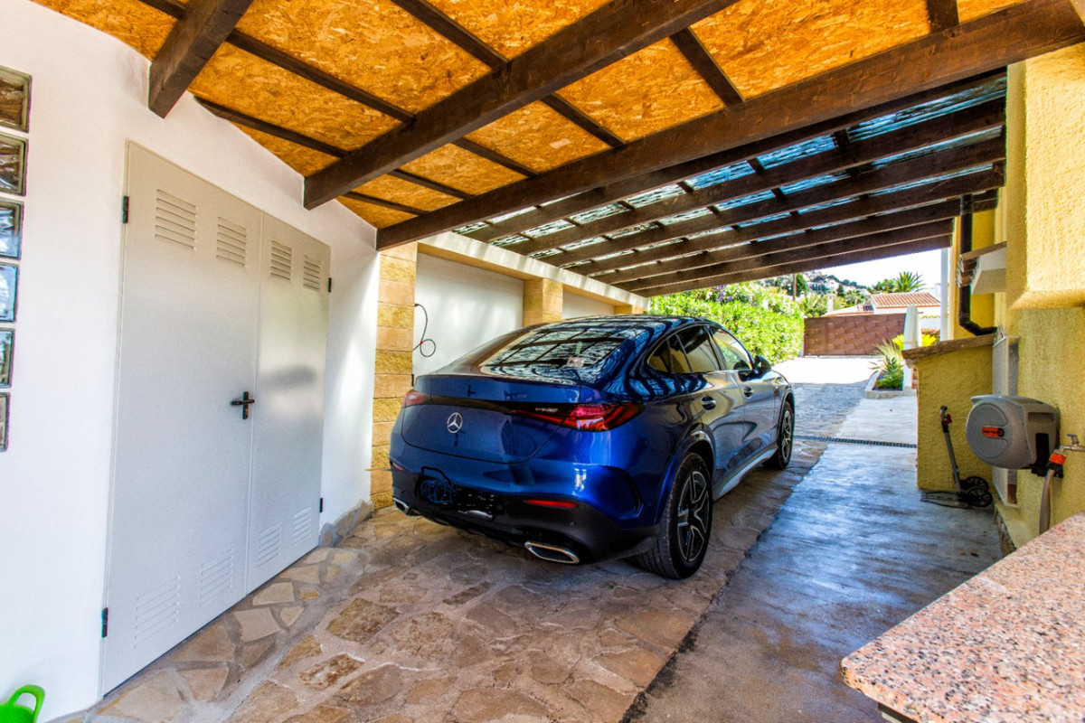 Se vende Villa - Chalet de 5 dormitorios en Costa Blanca, Alicante, España