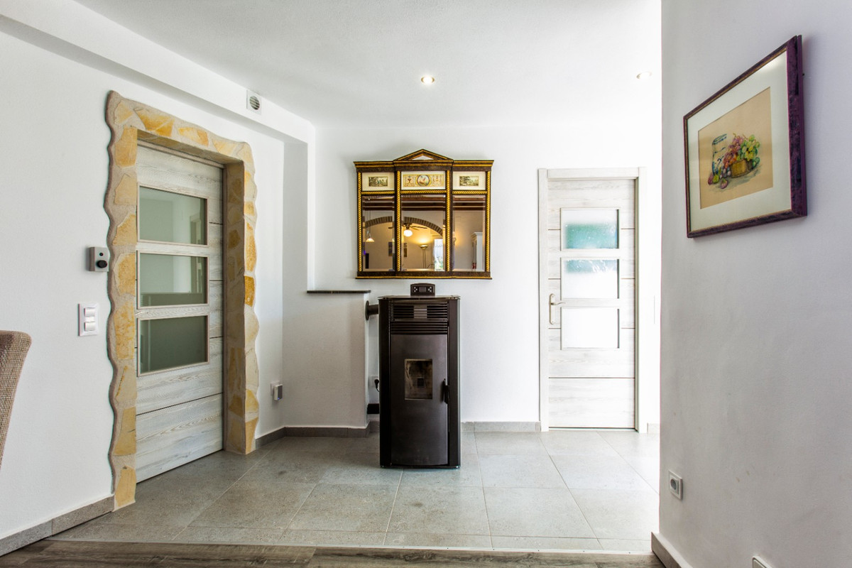 Se vende Villa - Chalet de 5 dormitorios en Costa Blanca, Alicante, España