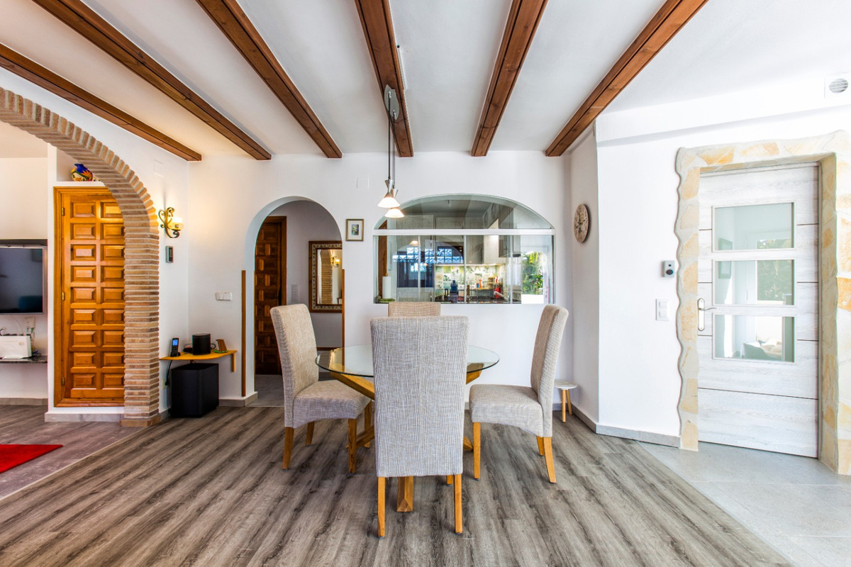Se vende Villa - Chalet de 5 dormitorios en Costa Blanca, Alicante, España