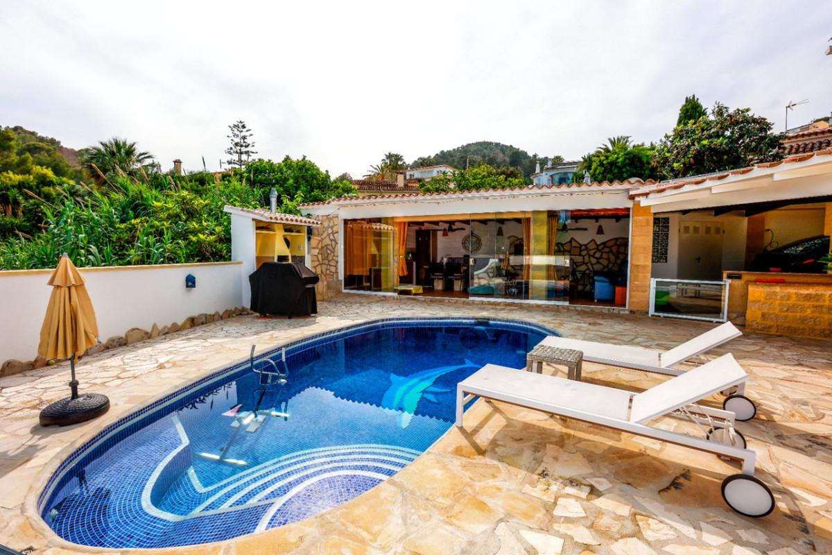 Se vende Villa - Chalet de 5 dormitorios en Costa Blanca, Alicante, España