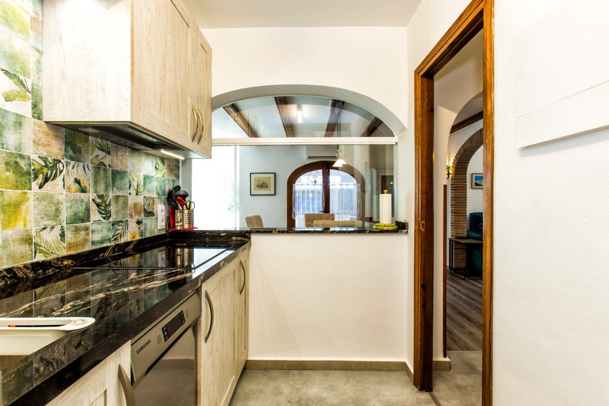 Se vende Villa - Chalet de 5 dormitorios en Costa Blanca, Alicante, España