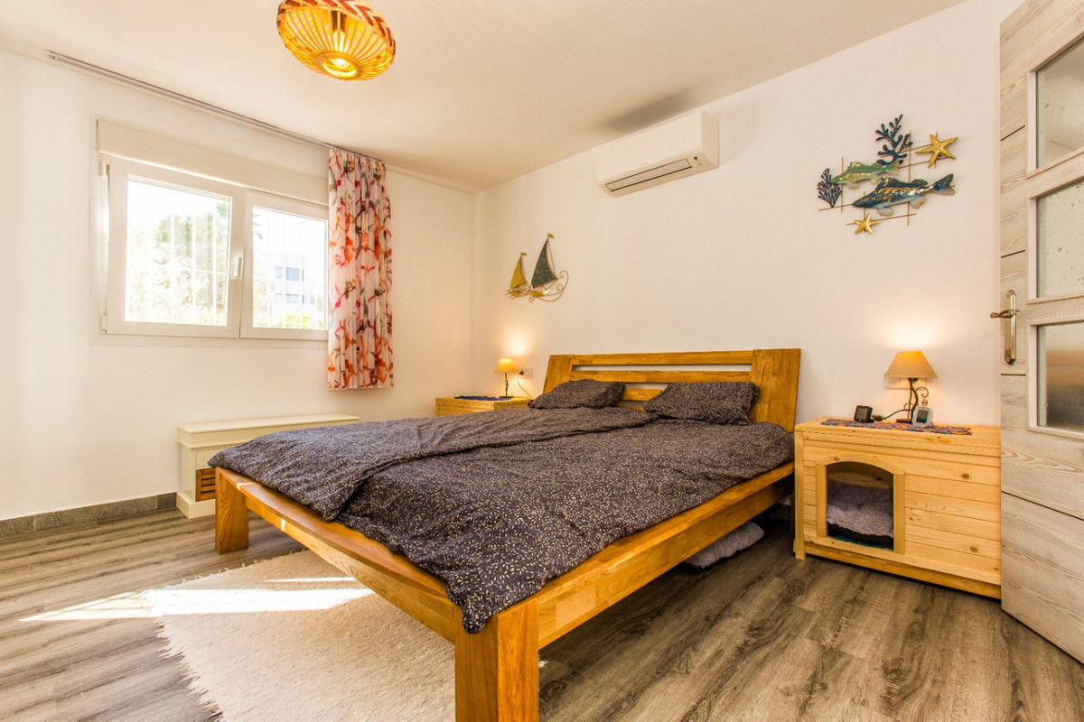Se vende Villa - Chalet de 5 dormitorios en Costa Blanca, Alicante, España
