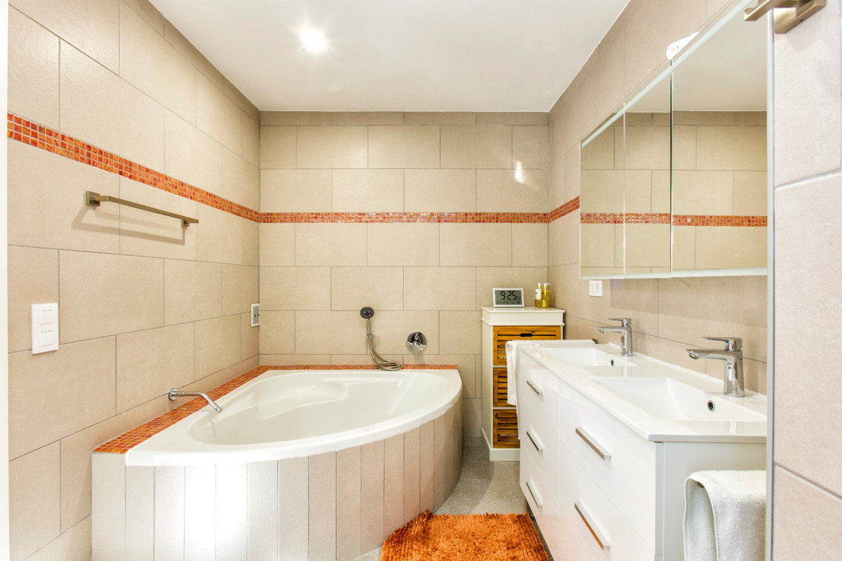 Se vende Villa - Chalet de 5 dormitorios en Costa Blanca, Alicante, España