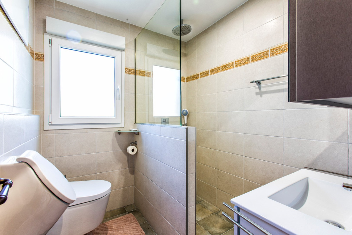 Se vende Villa - Chalet de 5 dormitorios en Costa Blanca, Alicante, España