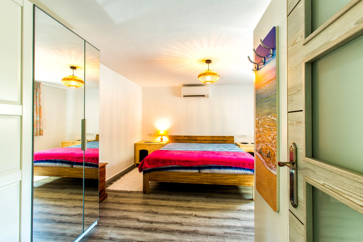 Se vende Villa - Chalet de 5 dormitorios en Costa Blanca, Alicante, España