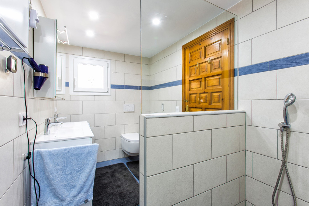 Se vende Villa - Chalet de 5 dormitorios en Costa Blanca, Alicante, España