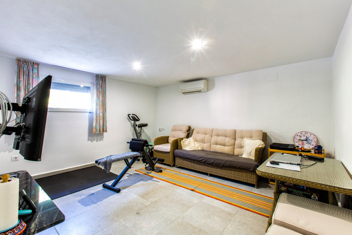 Se vende Villa - Chalet de 5 dormitorios en Costa Blanca, Alicante, España