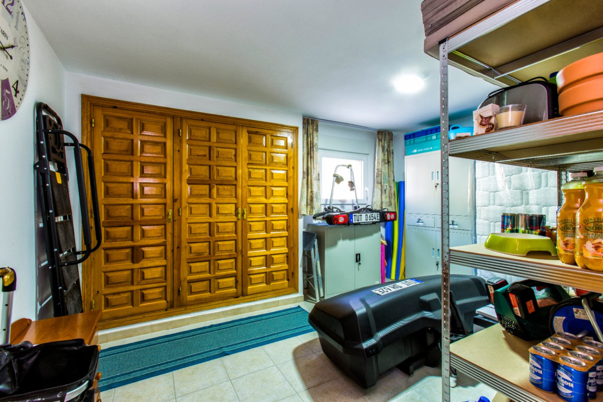 Se vende Villa - Chalet de 5 dormitorios en Costa Blanca, Alicante, España