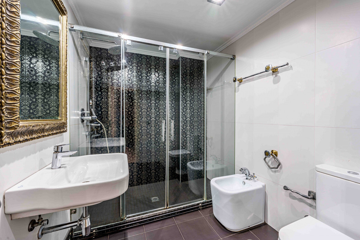 4 Bed Apartment for sale in Centro Histórico Málaga Ciudad, Málaga, Spain