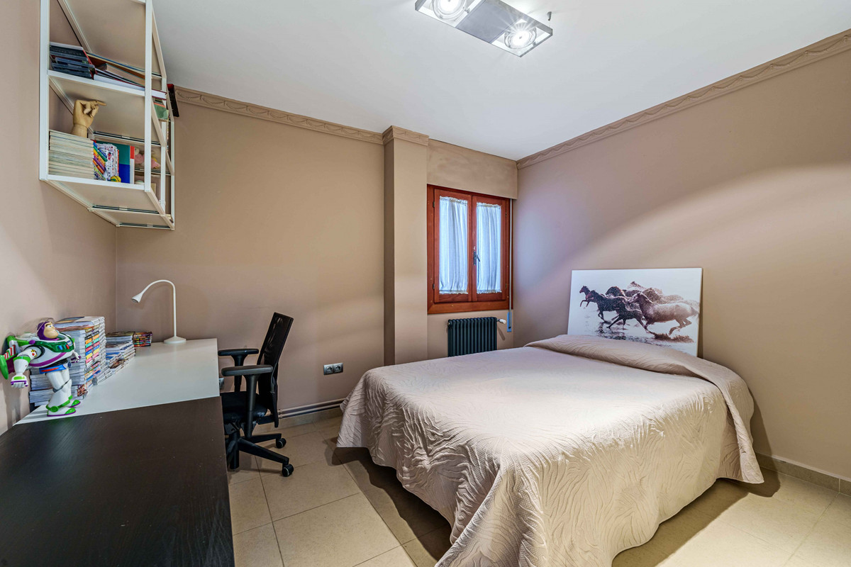 4 Bed Apartment for sale in Centro Histórico Málaga Ciudad, Málaga, Spain