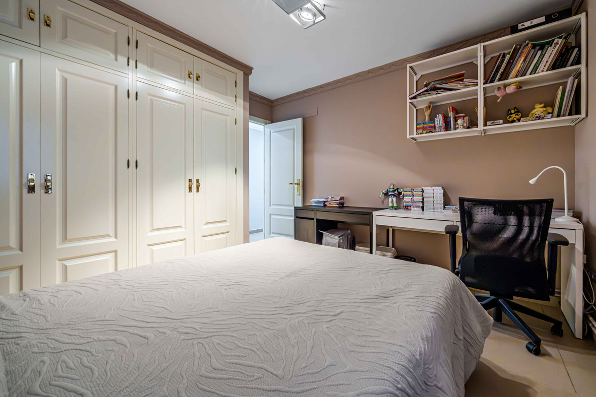 4 Bed Apartment for sale in Centro Histórico Málaga Ciudad, Málaga, Spain