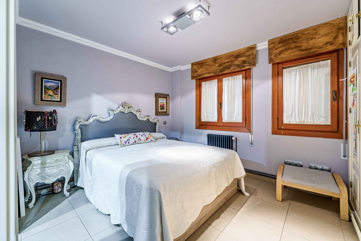 4 Bed Apartment for sale in Centro Histórico Málaga Ciudad, Málaga, Spain