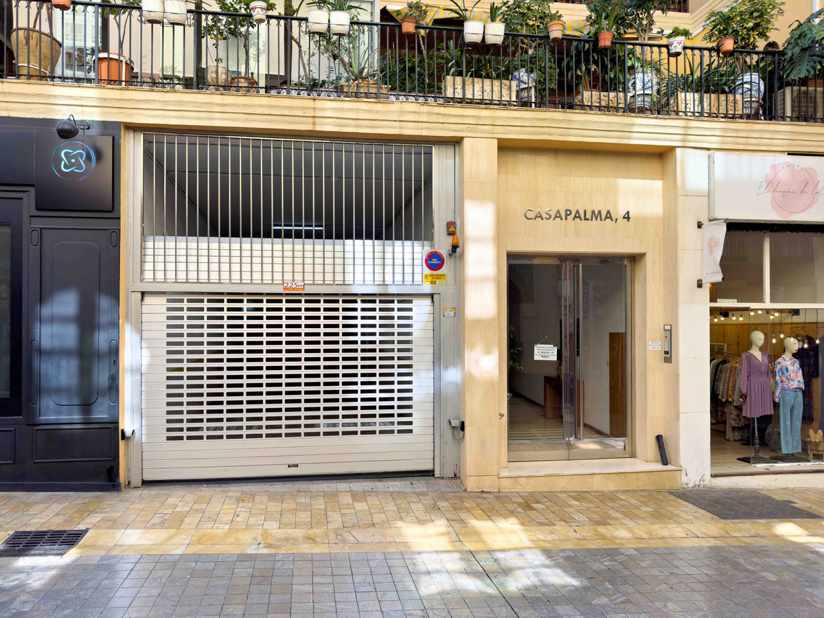 4 Bed Apartment for sale in Centro Histórico Málaga Ciudad, Málaga, Spain