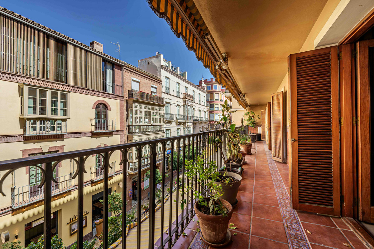 4 Bed Apartment for sale in Centro Histórico Málaga Ciudad, Málaga, Spain