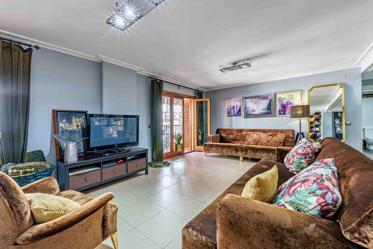 4 Bed Apartment for sale in Centro Histórico Málaga Ciudad, Málaga, Spain