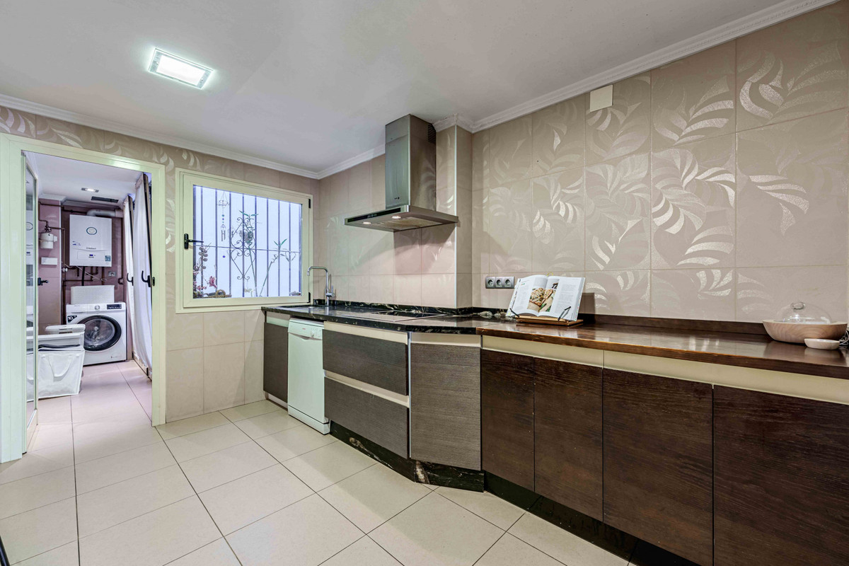 4 Bed Apartment for sale in Centro Histórico Málaga Ciudad, Málaga, Spain