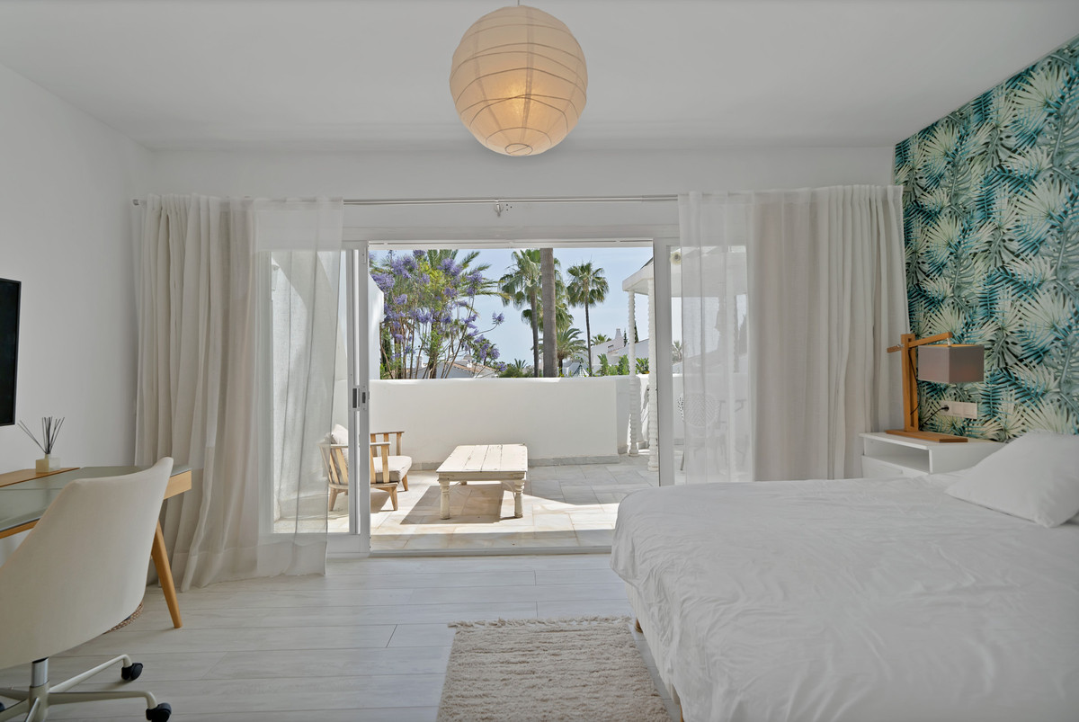 4 Bed Townhouse for sale in The Golden Mile Costa Del Sol, Málaga, Spain