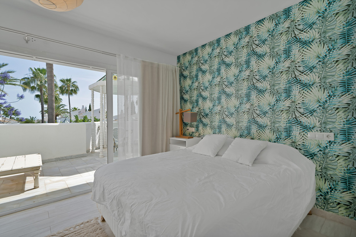 4 Bed Townhouse for sale in The Golden Mile Costa Del Sol, Málaga, Spain