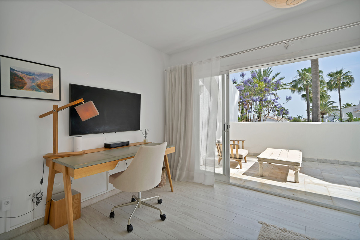 4 Bed Townhouse for sale in The Golden Mile Costa Del Sol, Málaga, Spain