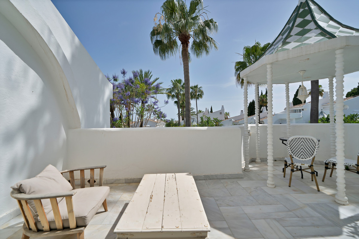 4 Bed Townhouse for sale in The Golden Mile Costa Del Sol, Málaga, Spain