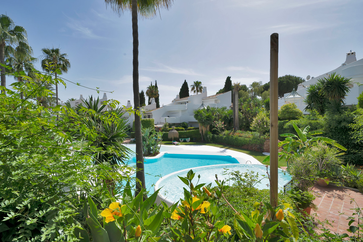 4 Bed Townhouse for sale in The Golden Mile Costa Del Sol, Málaga, Spain