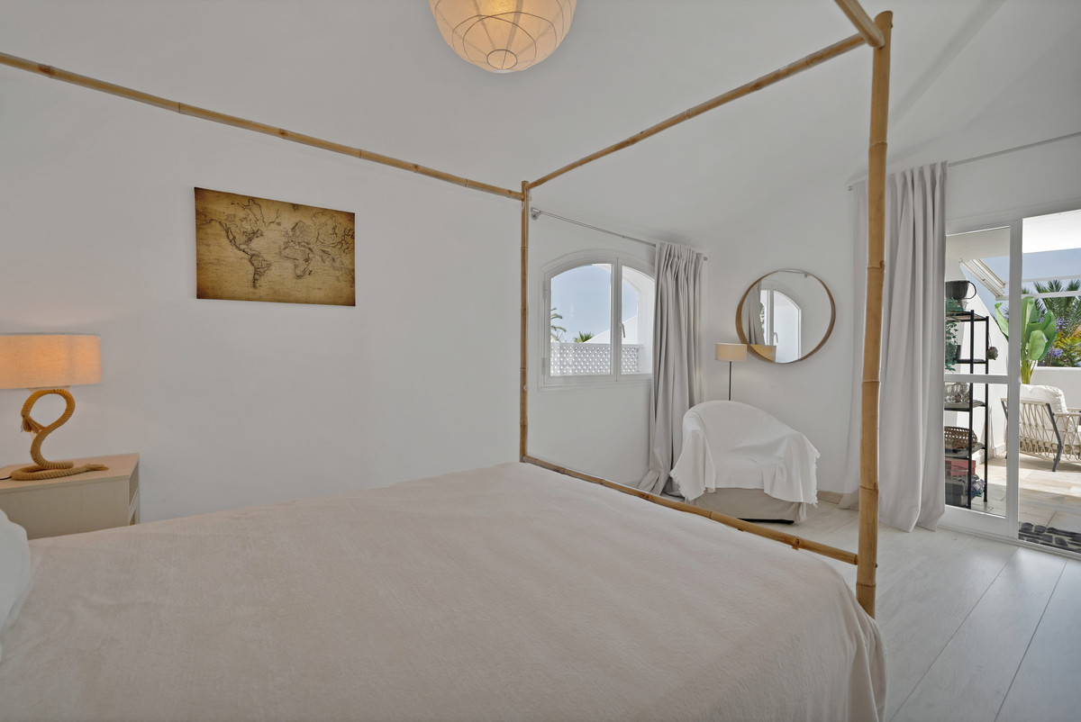 4 Bed Townhouse for sale in The Golden Mile Costa Del Sol, Málaga, Spain