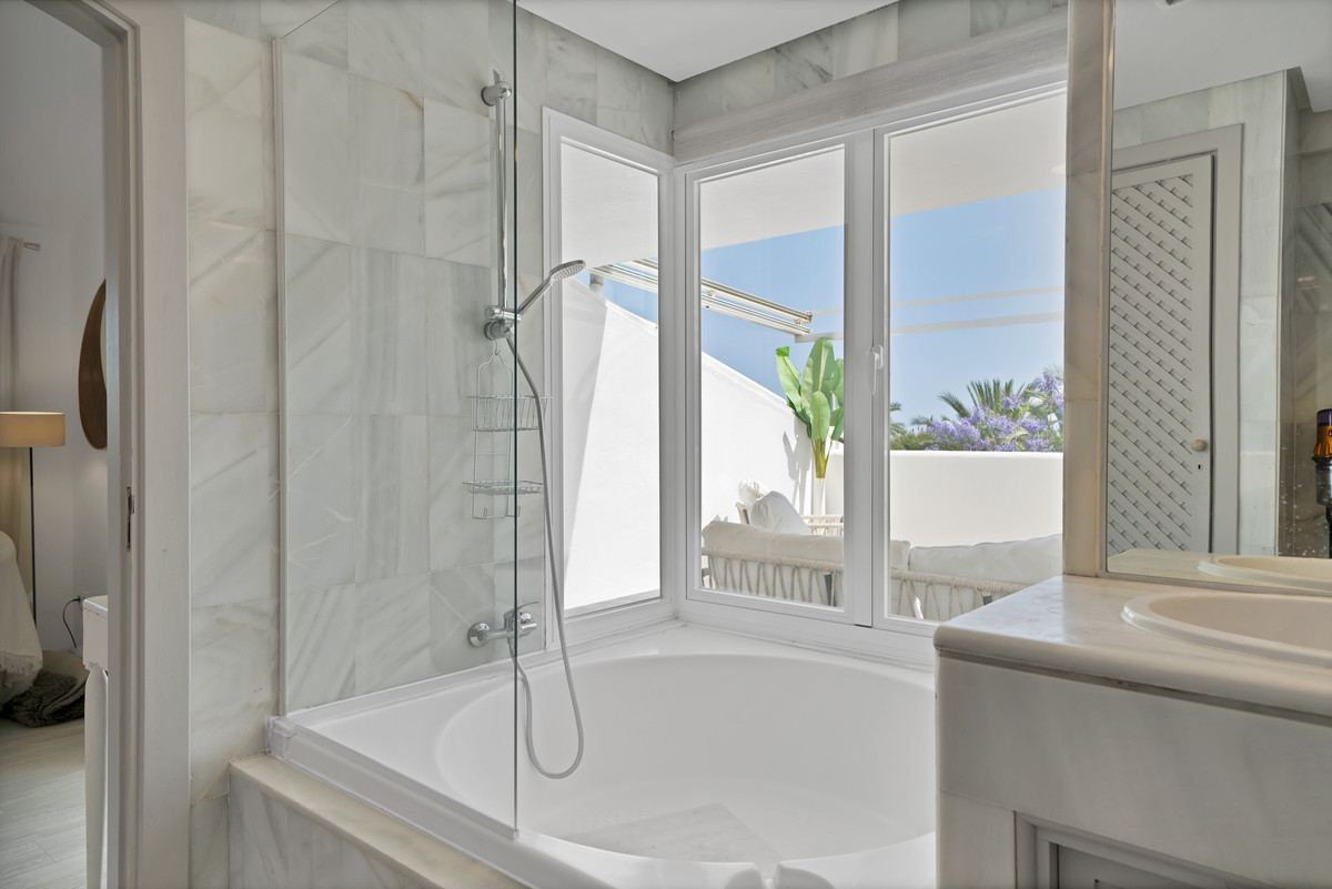 4 Bed Townhouse for sale in The Golden Mile Costa Del Sol, Málaga, Spain