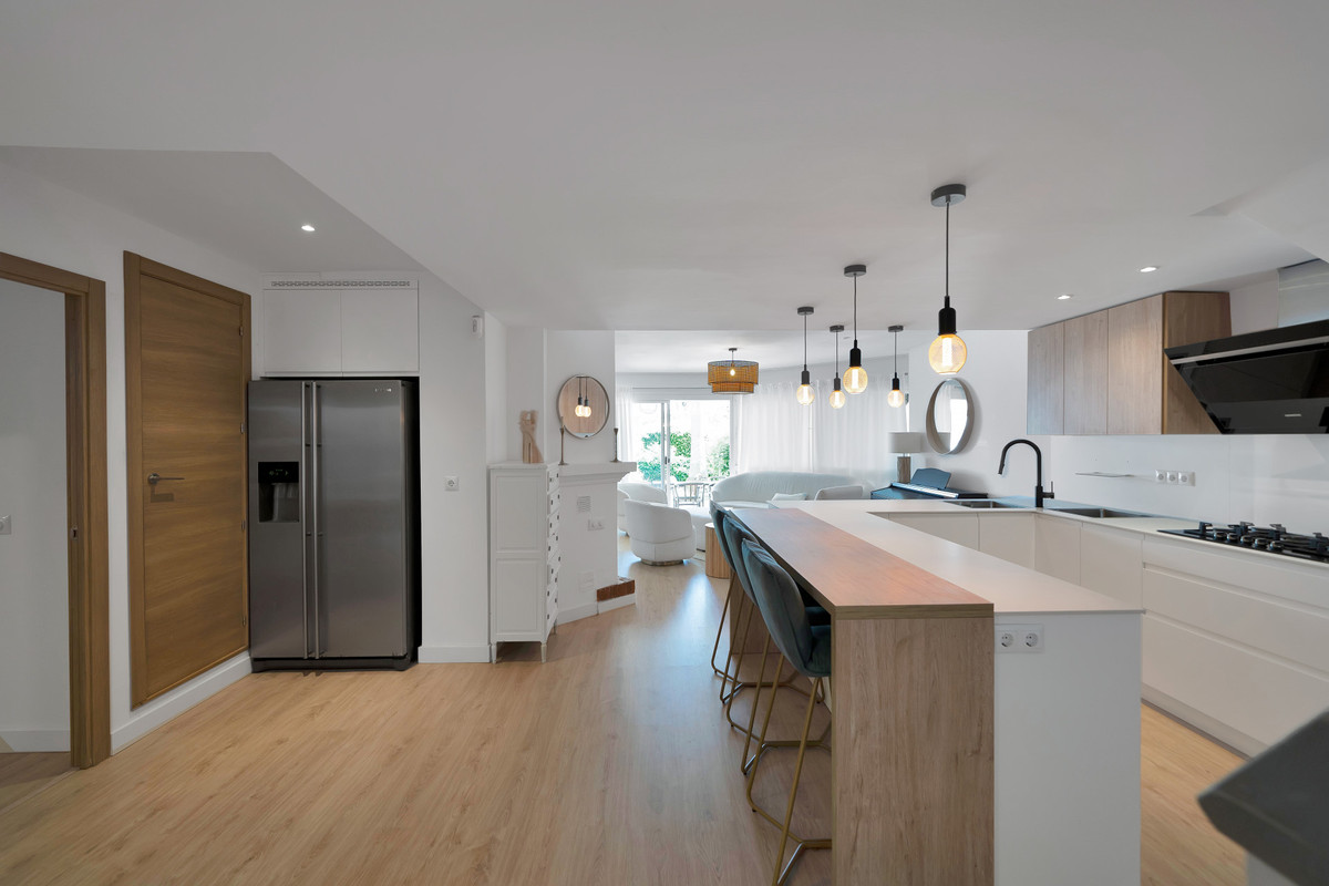 4 Bed Townhouse for sale in The Golden Mile Costa Del Sol, Málaga, Spain