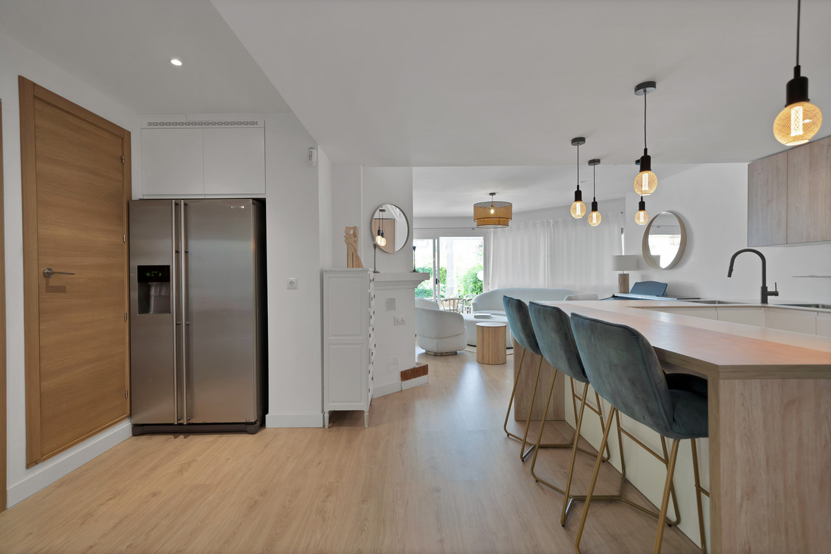 4 Bed Townhouse for sale in The Golden Mile Costa Del Sol, Málaga, Spain