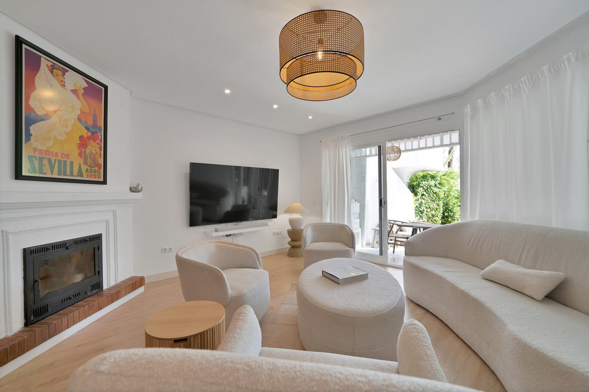4 Bed Townhouse for sale in The Golden Mile Costa Del Sol, Málaga, Spain