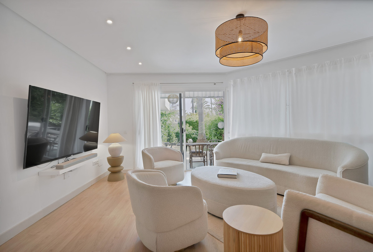 4 Bed Townhouse for sale in The Golden Mile Costa Del Sol, Málaga, Spain