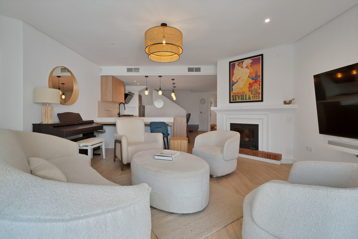 4 Bed Townhouse for sale in The Golden Mile Costa Del Sol, Málaga, Spain