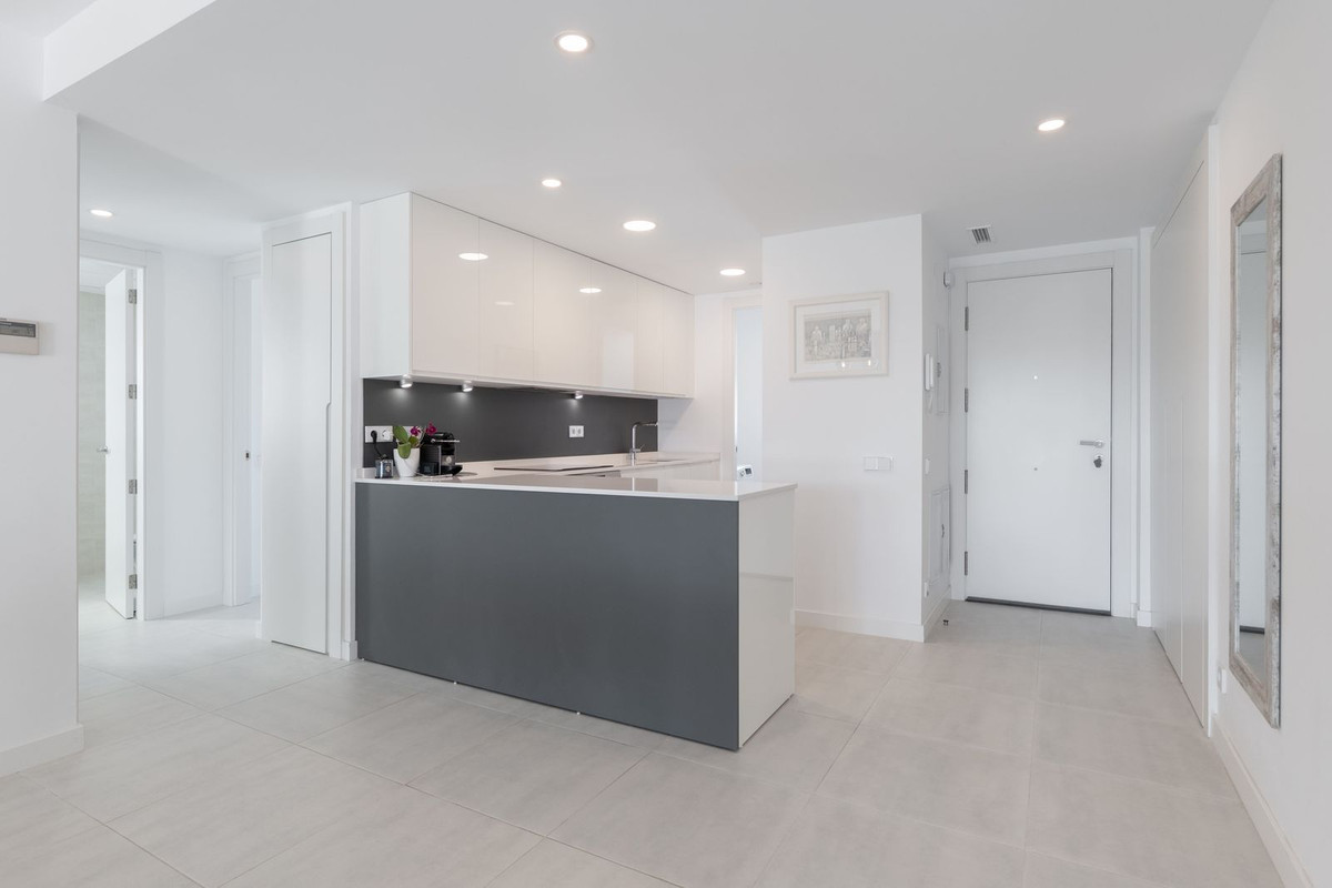 2 Bed Apartment for sale in Estepona Costa Del Sol, Málaga, Spain
