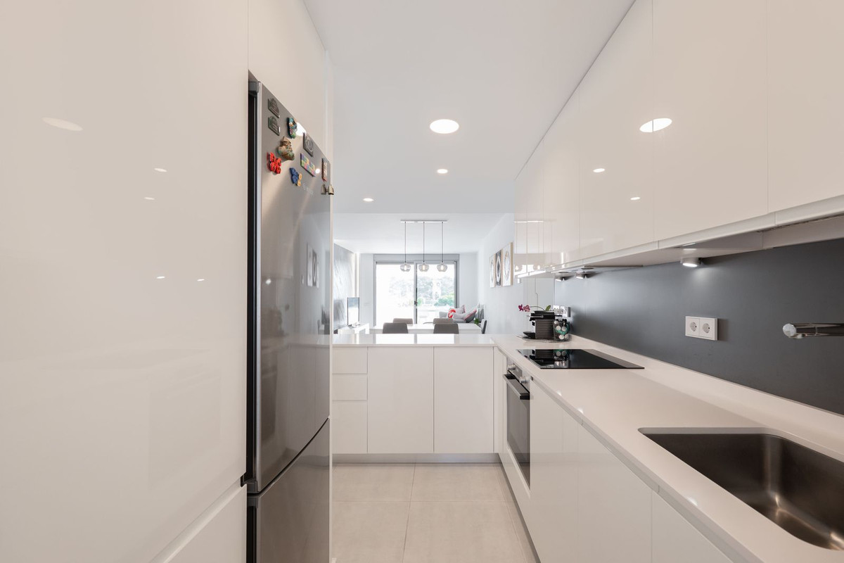 2 Bed Apartment for sale in Estepona Costa Del Sol, Málaga, Spain