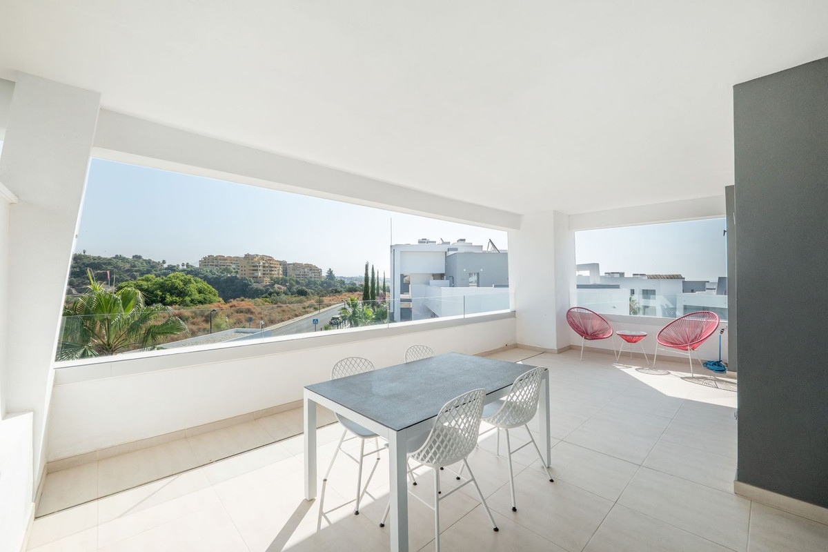 2 Bed Apartment for sale in Estepona Costa Del Sol, Málaga, Spain