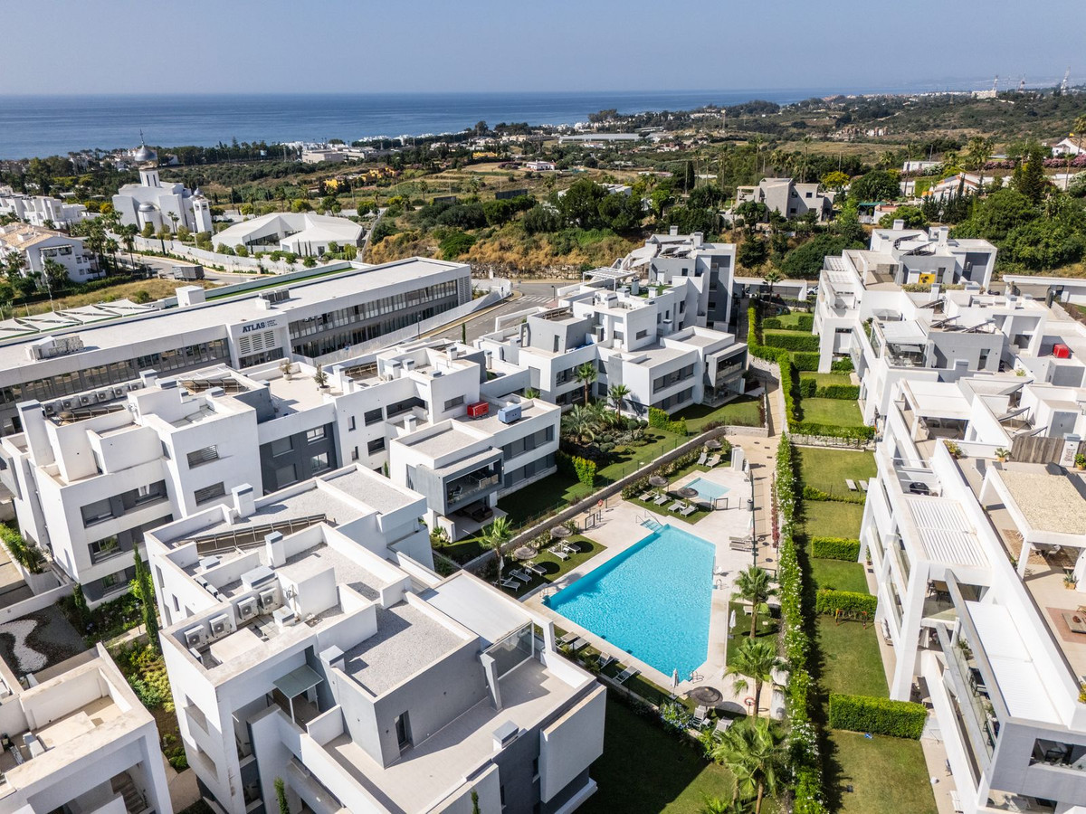 2 Bed Apartment for sale in Estepona Costa Del Sol, Málaga, Spain