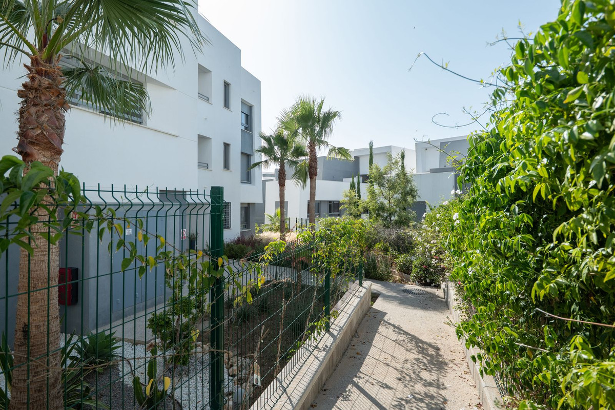 2 Bed Apartment for sale in Estepona Costa Del Sol, Málaga, Spain