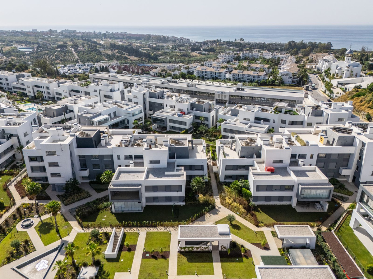 2 Bed Apartment for sale in Estepona Costa Del Sol, Málaga, Spain
