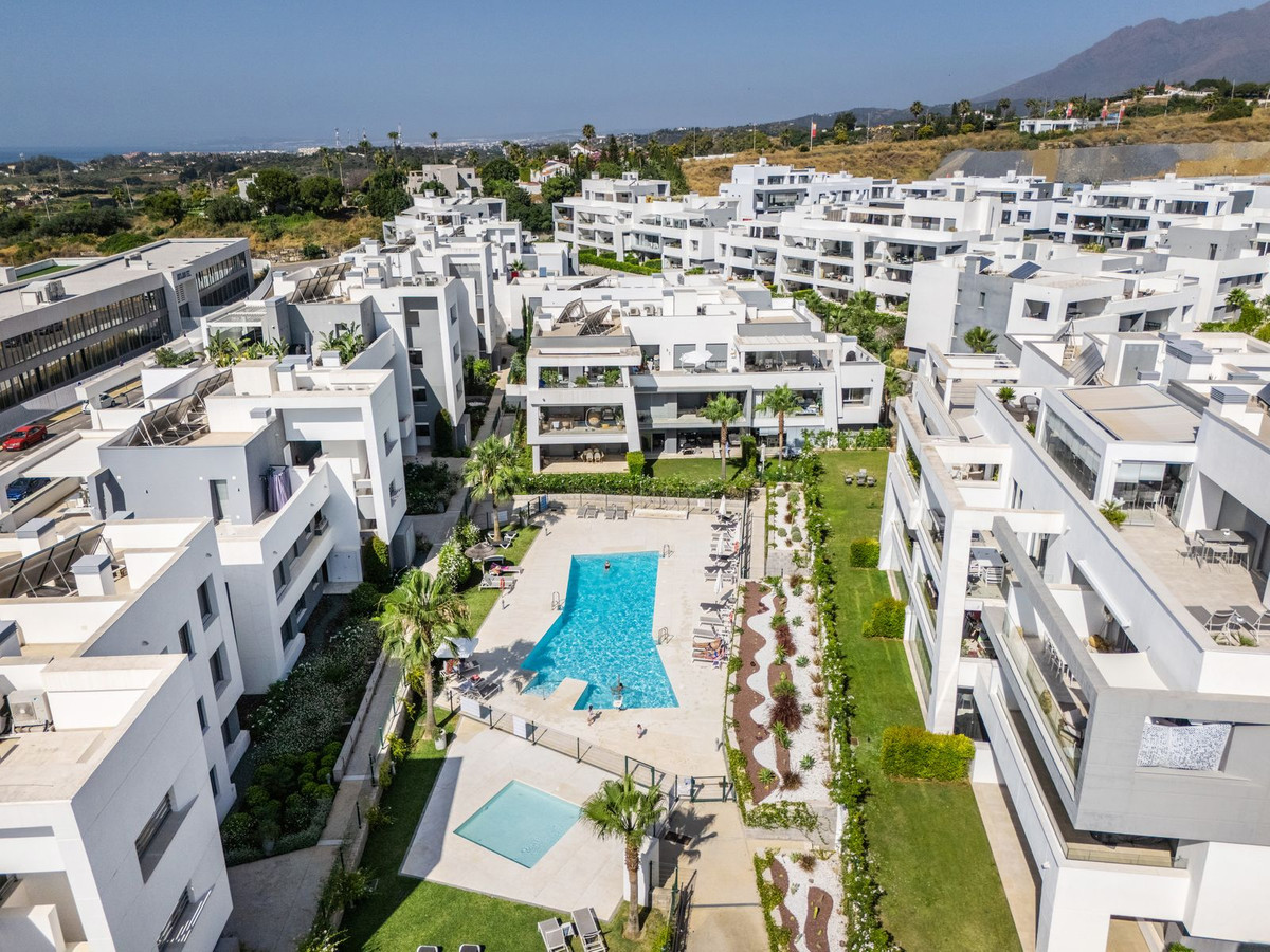 2 Bed Apartment for sale in Estepona Costa Del Sol, Málaga, Spain