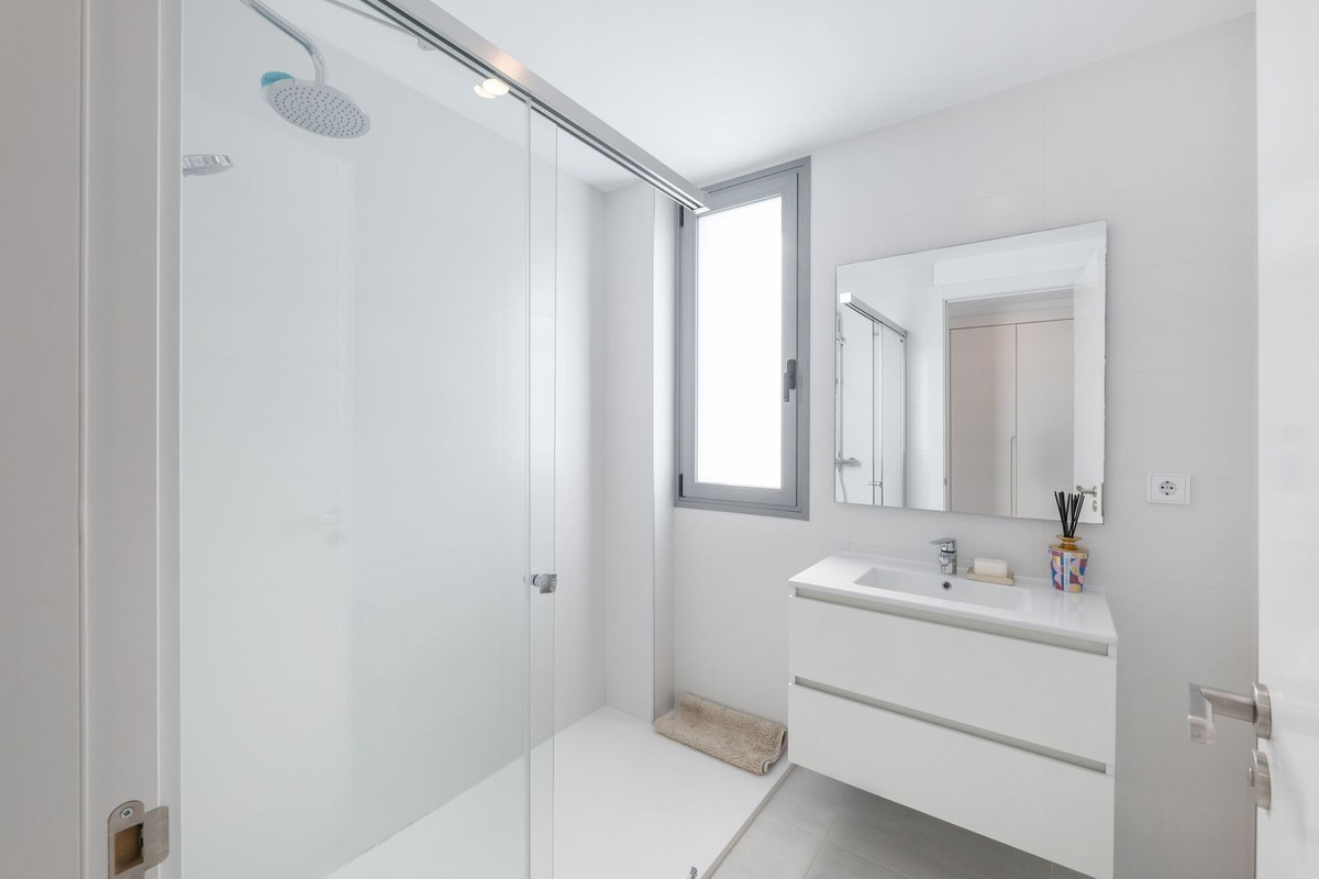 2 Bed Apartment for sale in Estepona Costa Del Sol, Málaga, Spain
