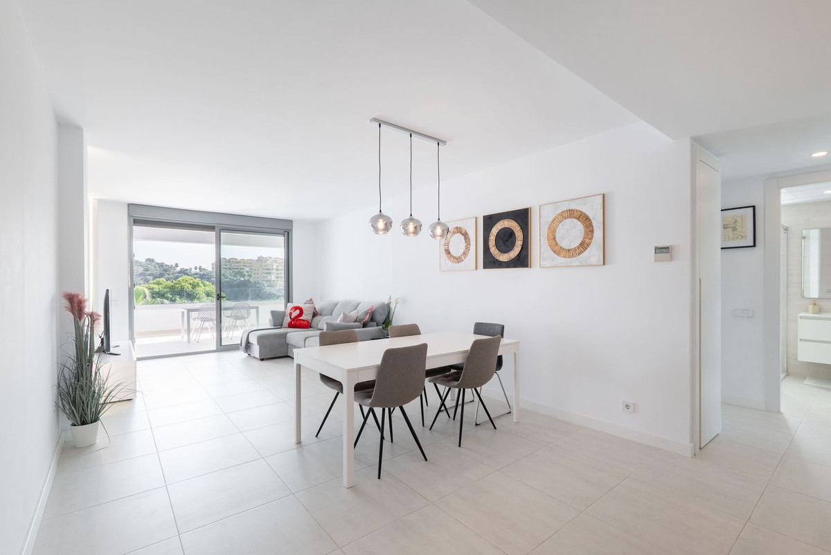 2 Bed Apartment for sale in Estepona Costa Del Sol, Málaga, Spain