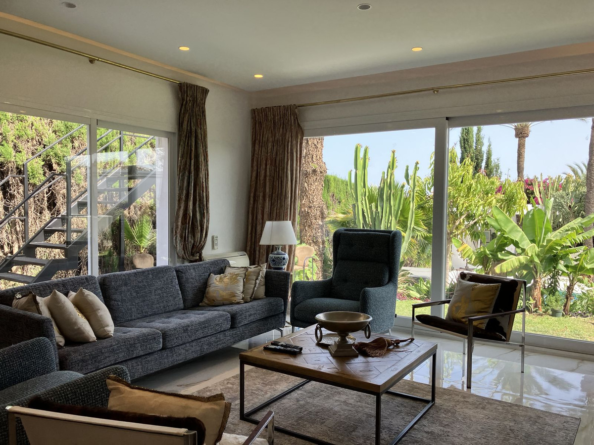 Se vende Villa - Chalet de 6 dormitorios en Costa Del Sol, Málaga, España