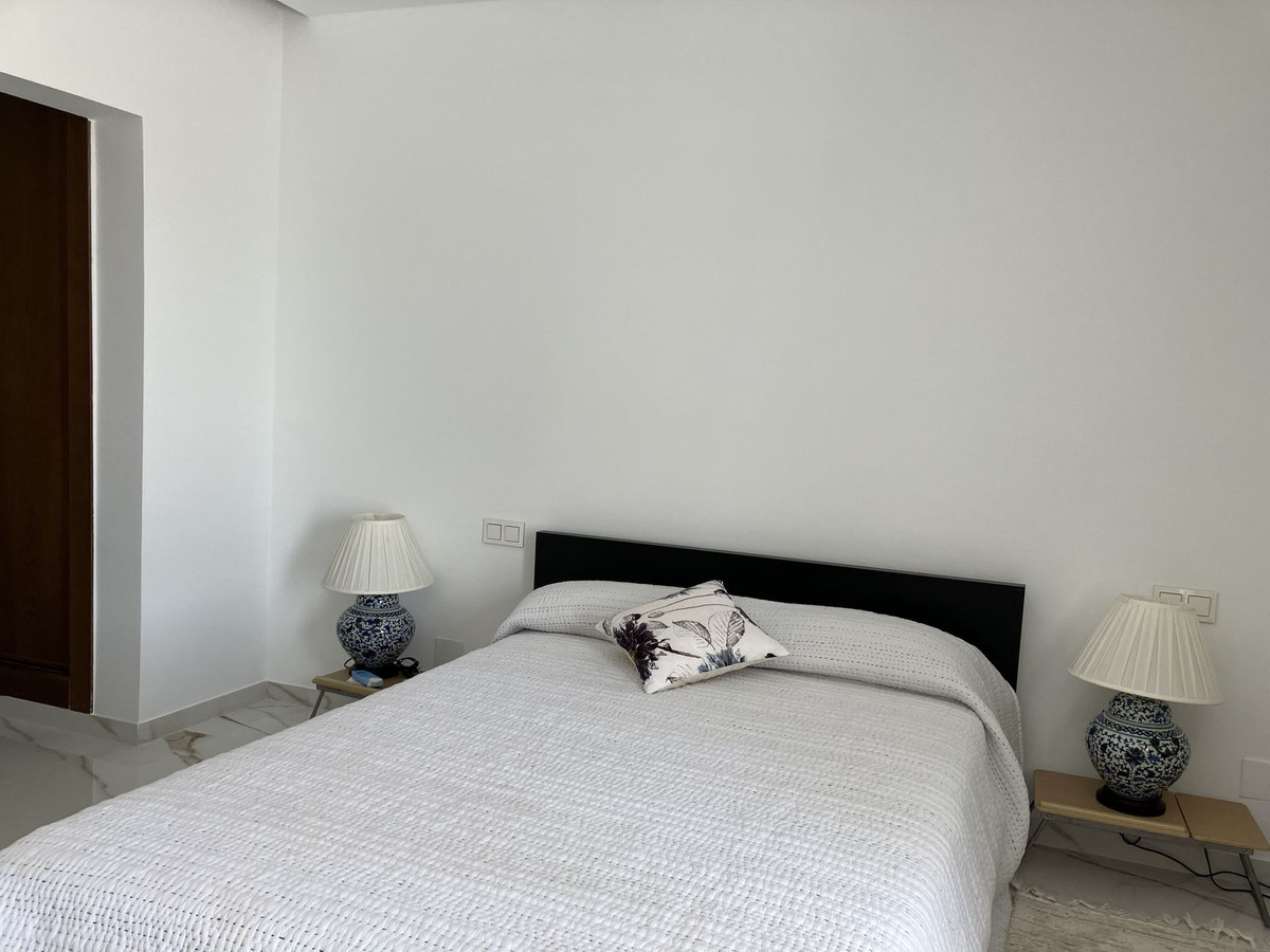 Se vende Villa - Chalet de 6 dormitorios en Costa Del Sol, Málaga, España