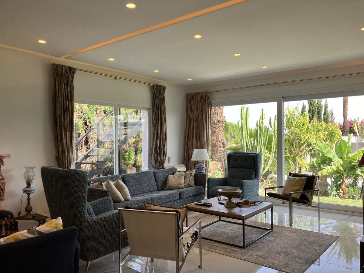 Se vende Villa - Chalet de 6 dormitorios en Costa Del Sol, Málaga, España