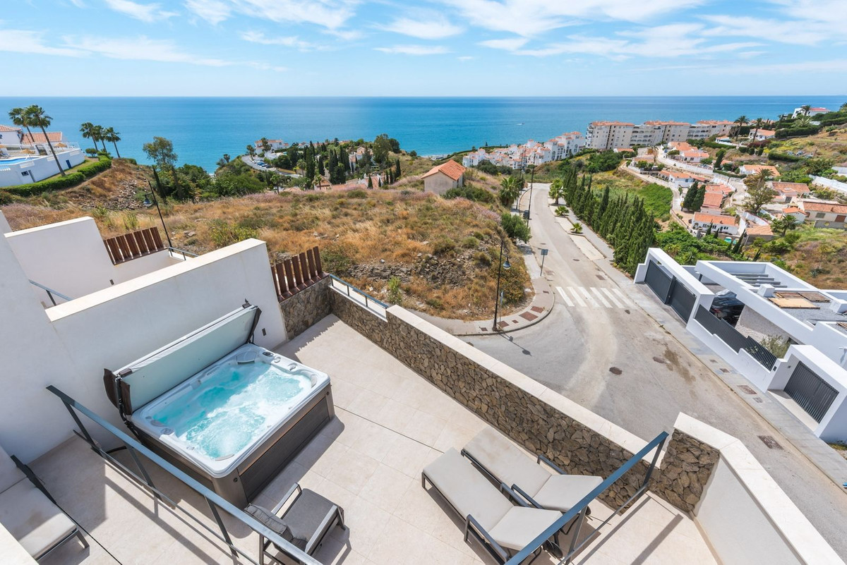 3 Bed Townhouse for sale in Torrox Costa Costa Del Sol East, Málaga, Spain