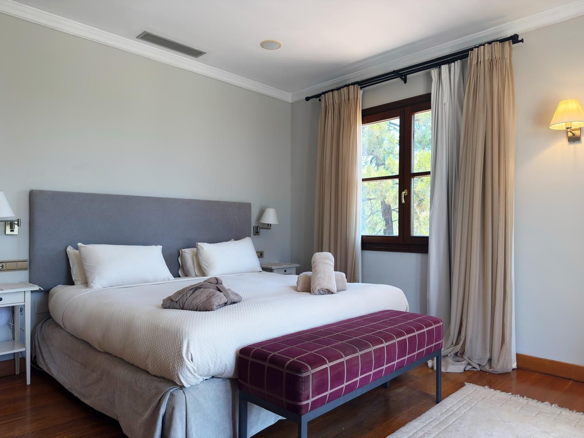 Se vende Villa - Chalet de 5 dormitorios en Costa Del Sol, Málaga, España