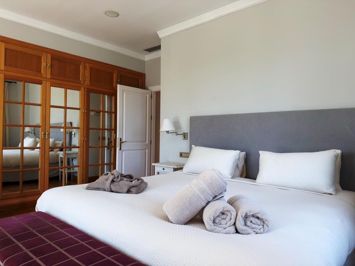 Se vende Villa - Chalet de 5 dormitorios en Costa Del Sol, Málaga, España