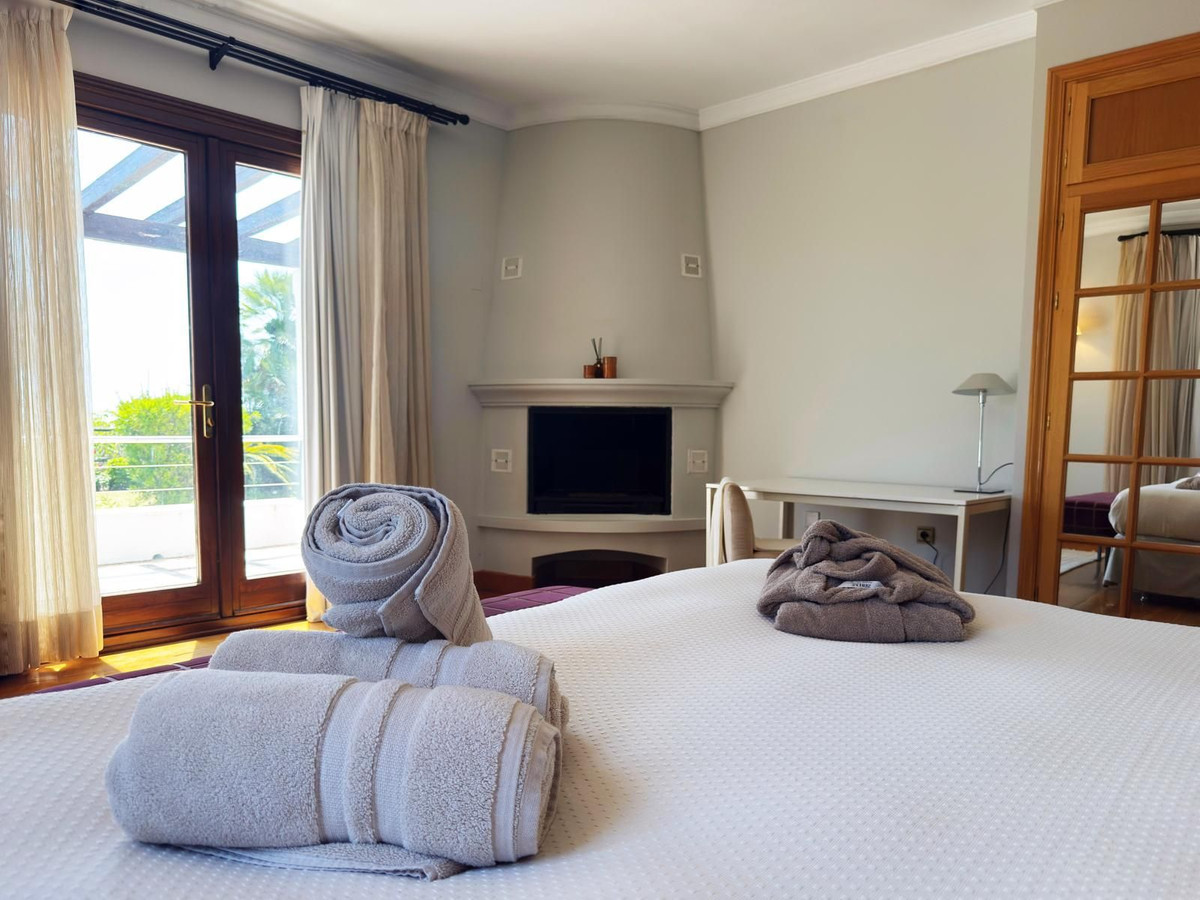Se vende Villa - Chalet de 5 dormitorios en Costa Del Sol, Málaga, España